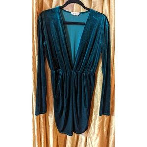 Green Velvet Deep V Long Sleeve Mini Dress